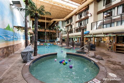 Edgewater duluth mn - Book Edgewater Hotel and Waterpark, Duluth on Tripadvisor: See 1,159 traveler reviews, 811 candid photos, and great deals for Edgewater Hotel and Waterpark, ranked #27 of 32 hotels in Duluth and rated 3 of 5 at …